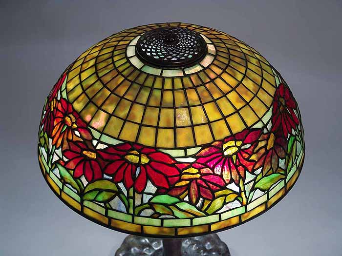 Leaded Glass & Bronze Tiffany lamp