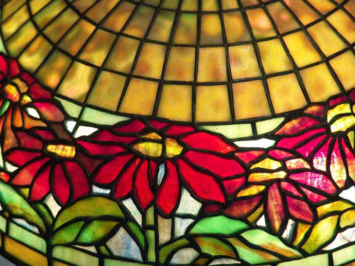 Leaded Glass & Bronze Tiffany lamp