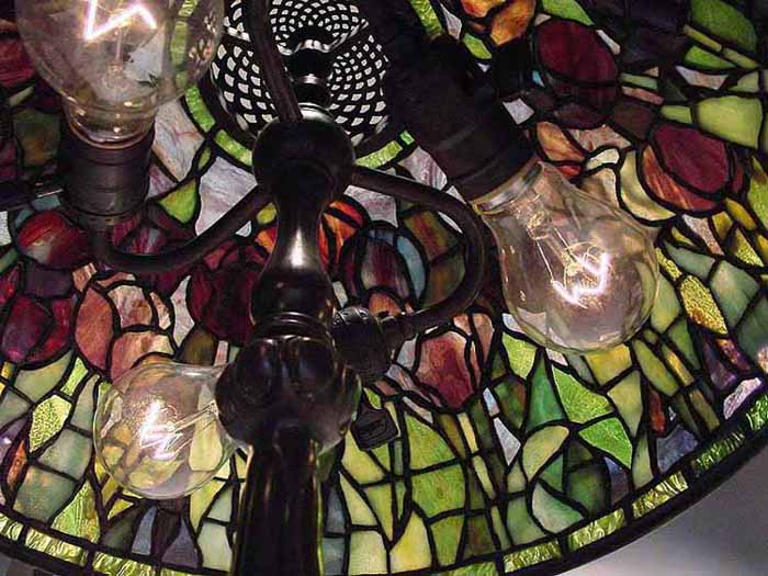 Leaded Glass & Bronze Tiffany lamp