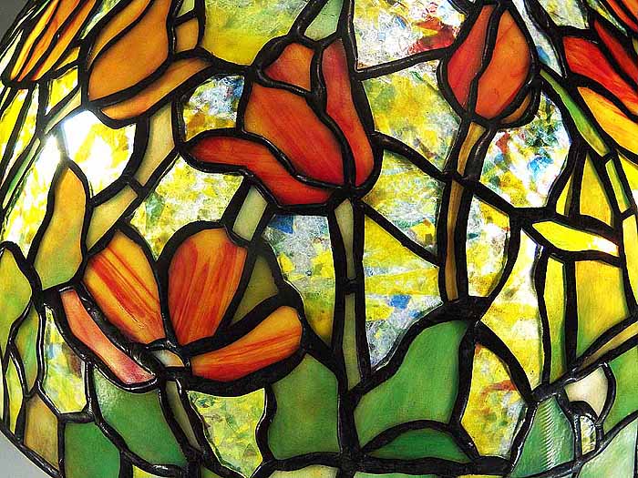 Leaded Glass & Bronze Tiffany lamp