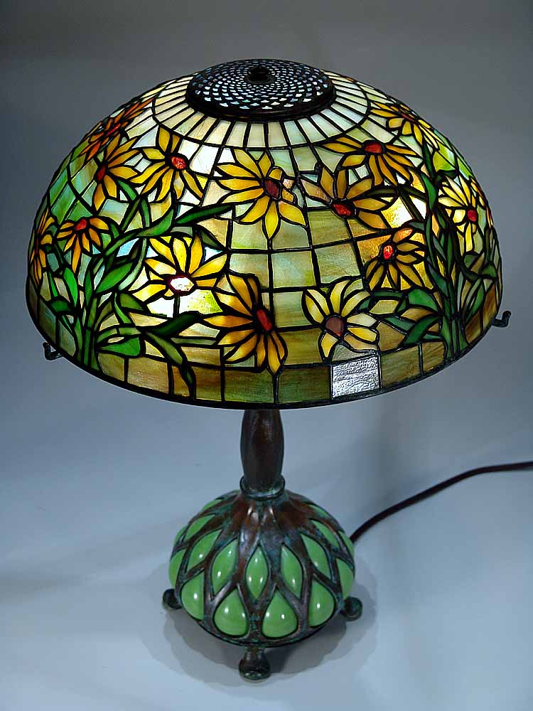 Leaded Glass & Bronze Tiffany lamp