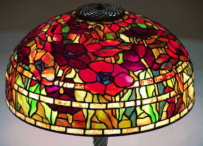 Leaded Glass & Bronze Tiffany lamp