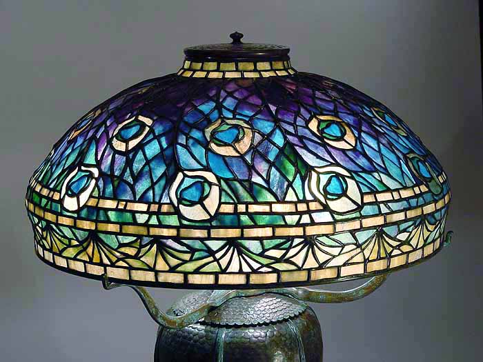 Leaded Glass & Bronze Tiffany lamp