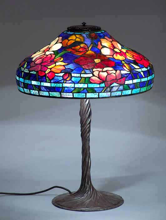 Leaded Glass & Bronze Tiffany lamp