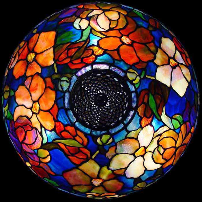 Leaded Glass & Bronze Tiffany lamp