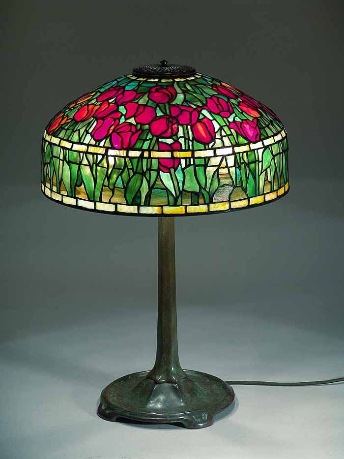 Leaded Glass & Bronze Tiffany lamp