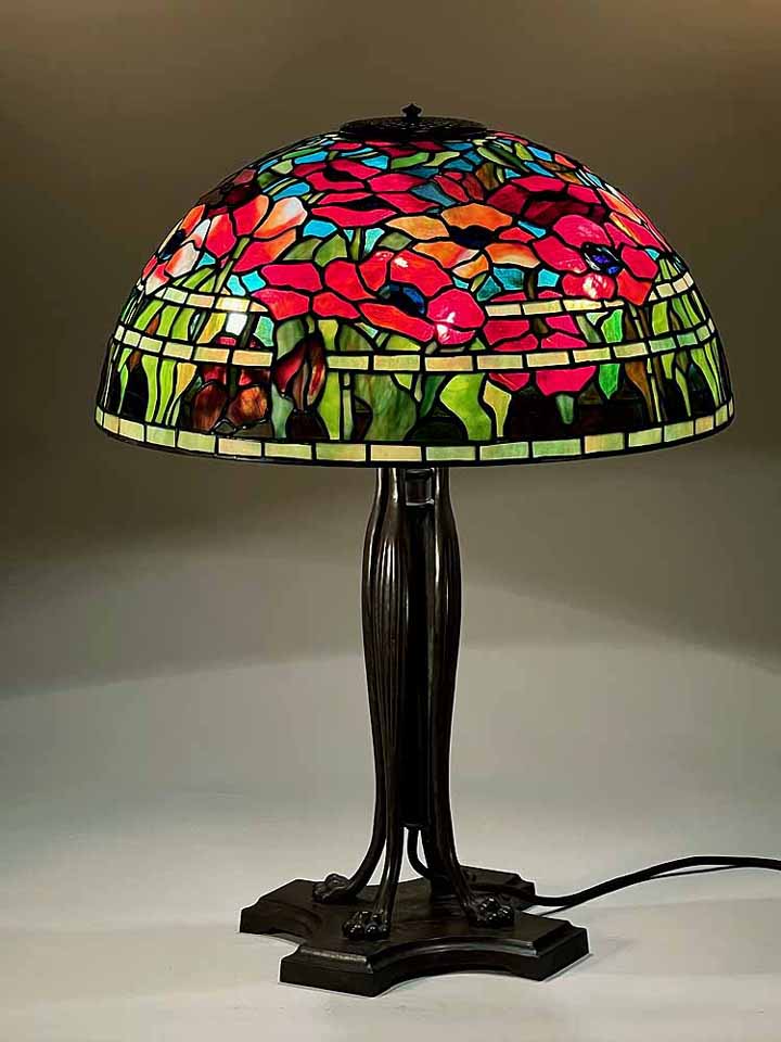 Leaded Glass & Bronze Tiffany lamp