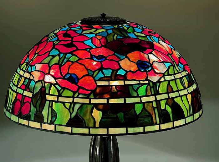 Leaded Glass & Bronze Tiffany lamp