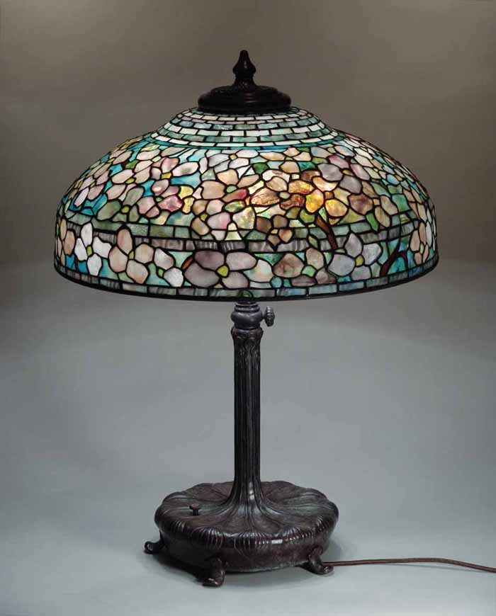 LEADED GLASS AND BRONZE TIFFANY LAMP