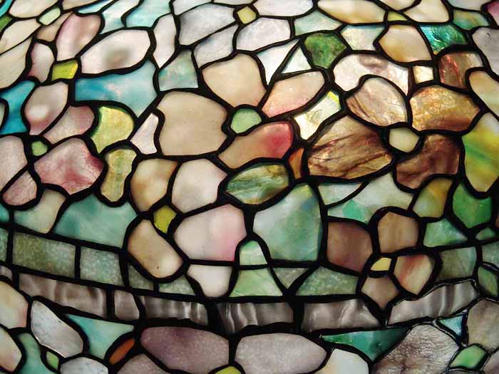 Leaded Glass & Bronze Tiffany lamp