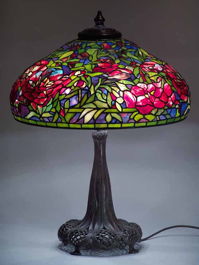 Leaded Glass & Bronze Tiffany lamp