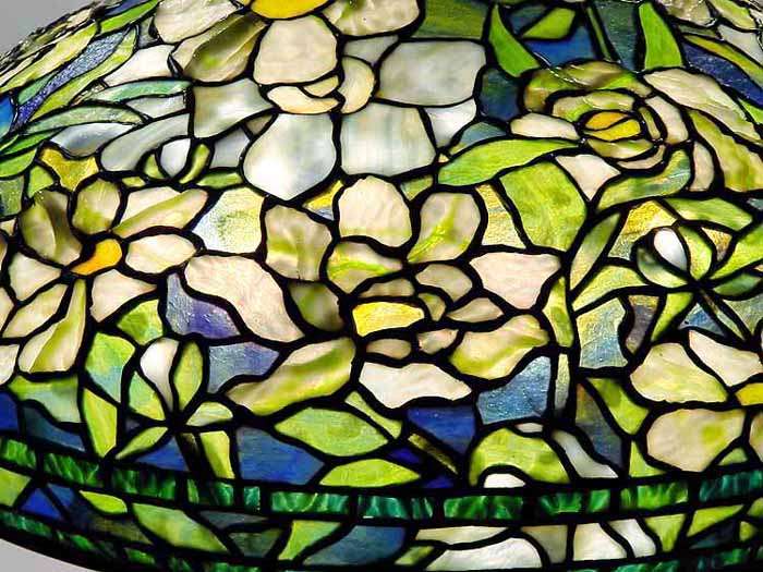 Leaded Glass & Bronze Tiffany lamp