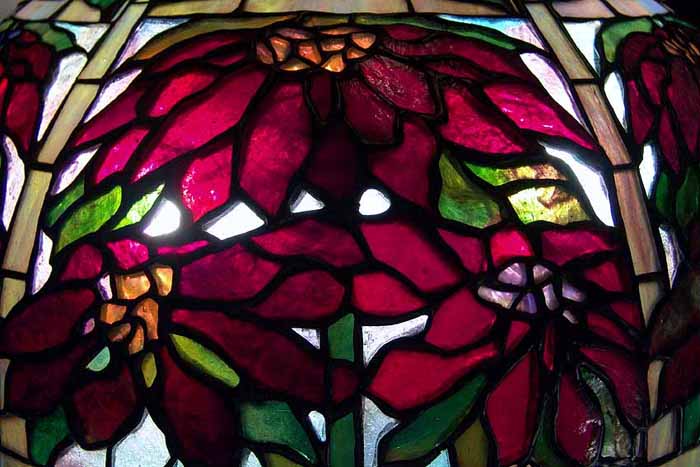 Leaded Glass & Bronze Tiffany lamp