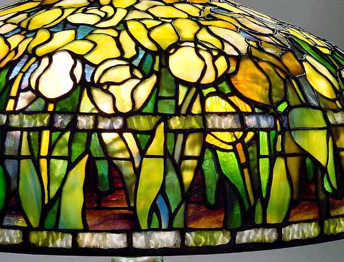 Leaded Glass & Bronze Tiffany lamp