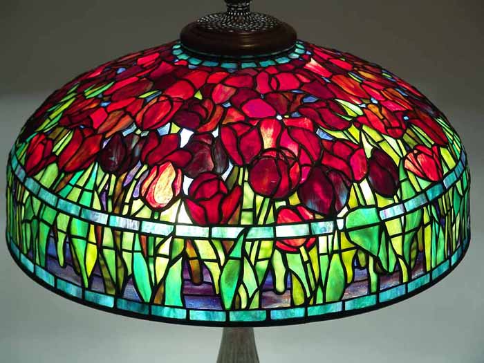 Leaded Glass & Bronze Tiffany lamp