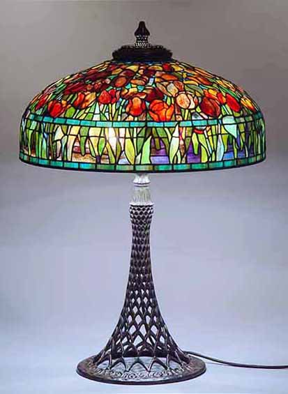 22" TULIP TIFFANY LAMP, DESIGN OF TIFFANY STUDIOS NEW YORK