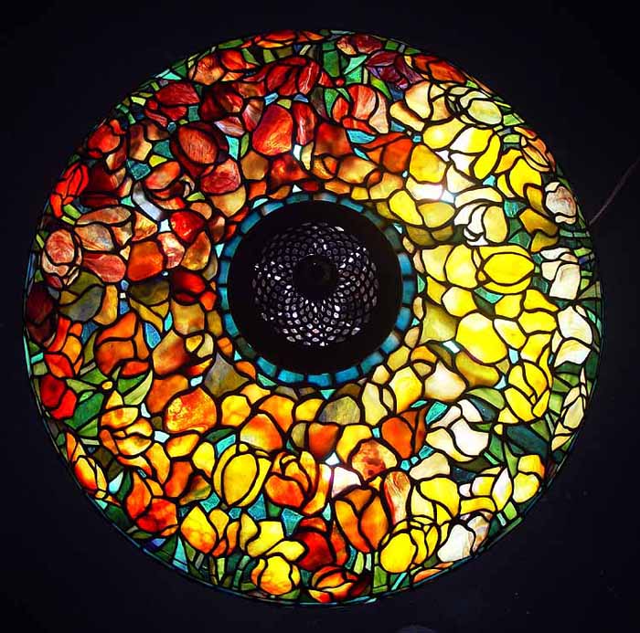 Leaded Glass & Bronze Tiffany lamp