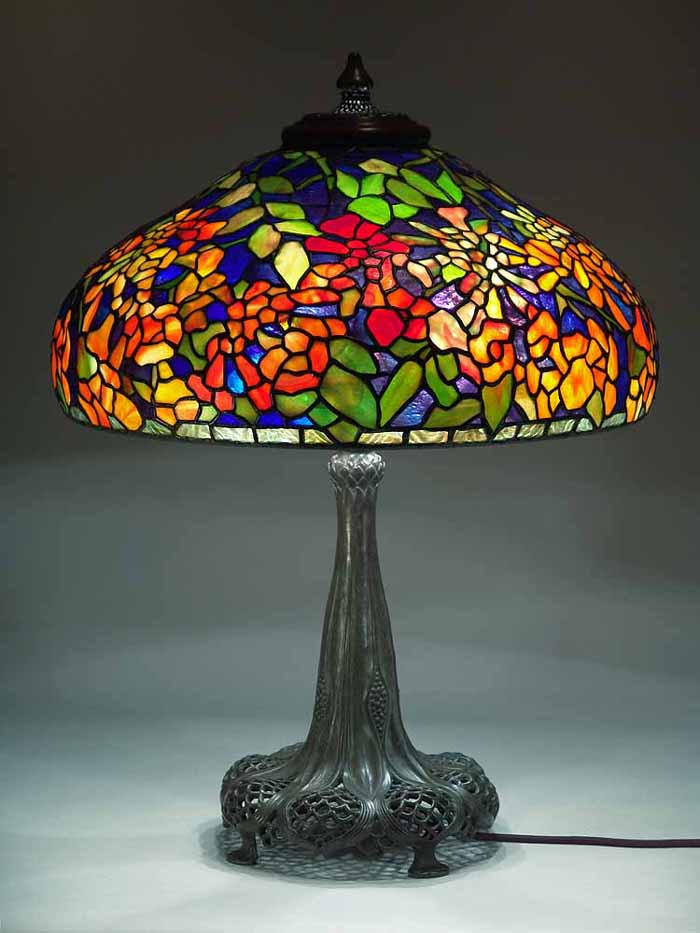 Leaded Glass & Bronze Tiffany lamp