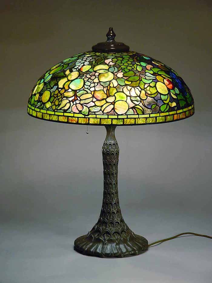 Leaded Glass & Bronze Tiffany lamp