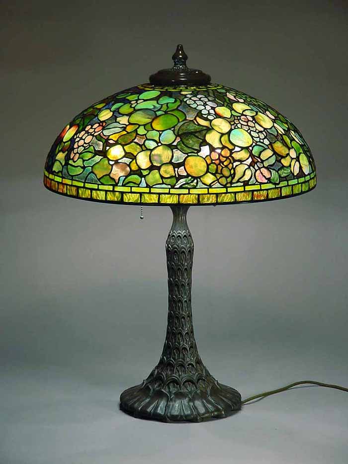 Leaded Glass & Bronze Tiffany lamp