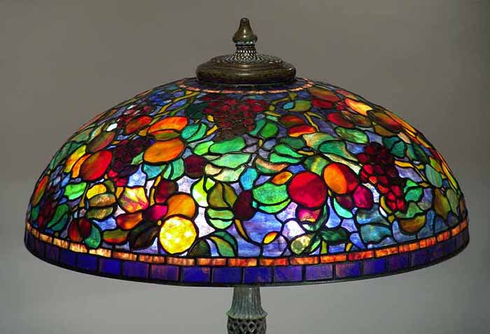 Leaded Glass & Bronze Tiffany lamp