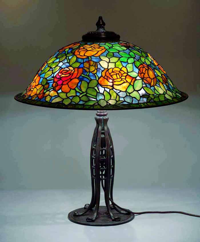 LEADED GLASS AND BRONZE TIFFANY LAMP