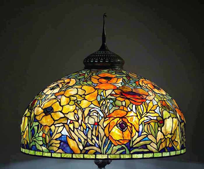 Leaded Glass & Bronze Tiffany lamp