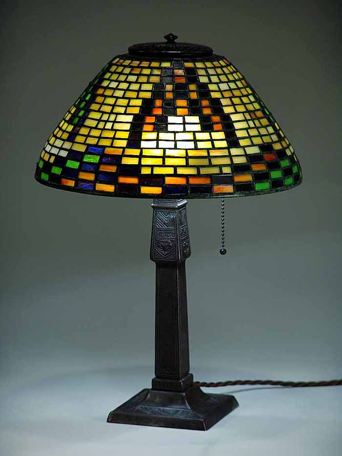 Leaded Glass & Bronze Tiffany lamp
