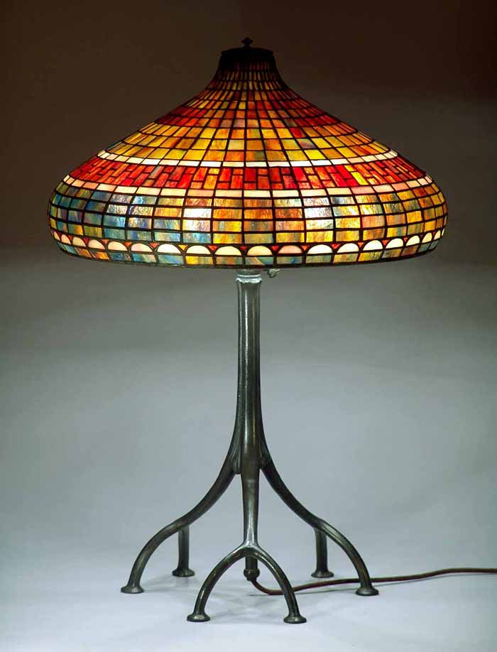 18 In Straight Lines Geometric Tiffany Lamp No.1476