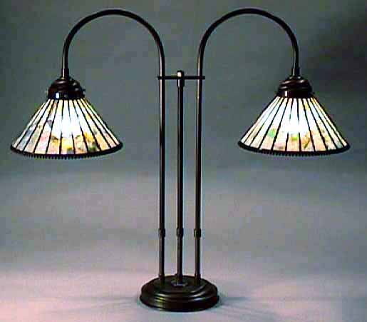 7IN STRAIGHT PANELS GSE 200 DOUBLE SHADE DESK LAMP ON BASE No.7